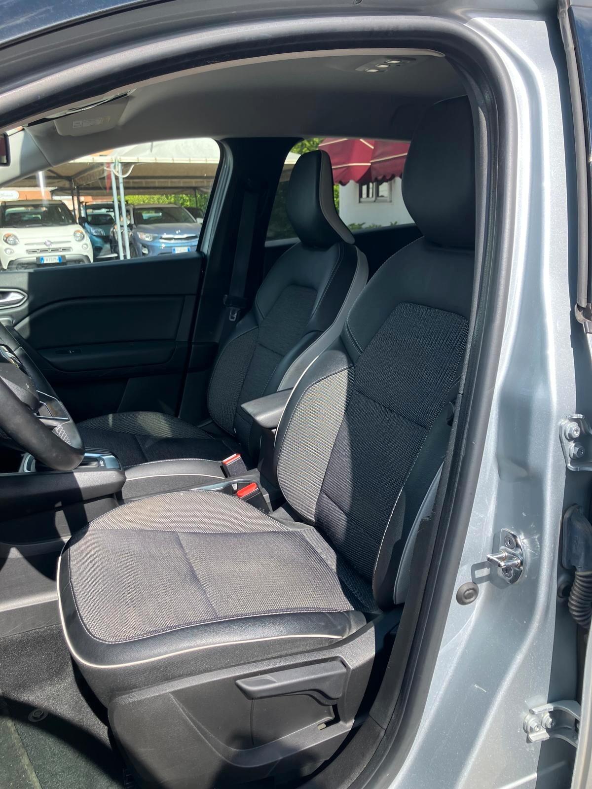 RENAULT CAPTUR 1.6 Hybrid 140cv Intens