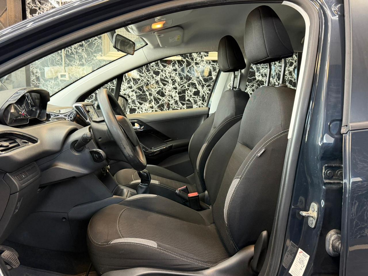 Peugeot 208 PureTech 82 5 porte Allure