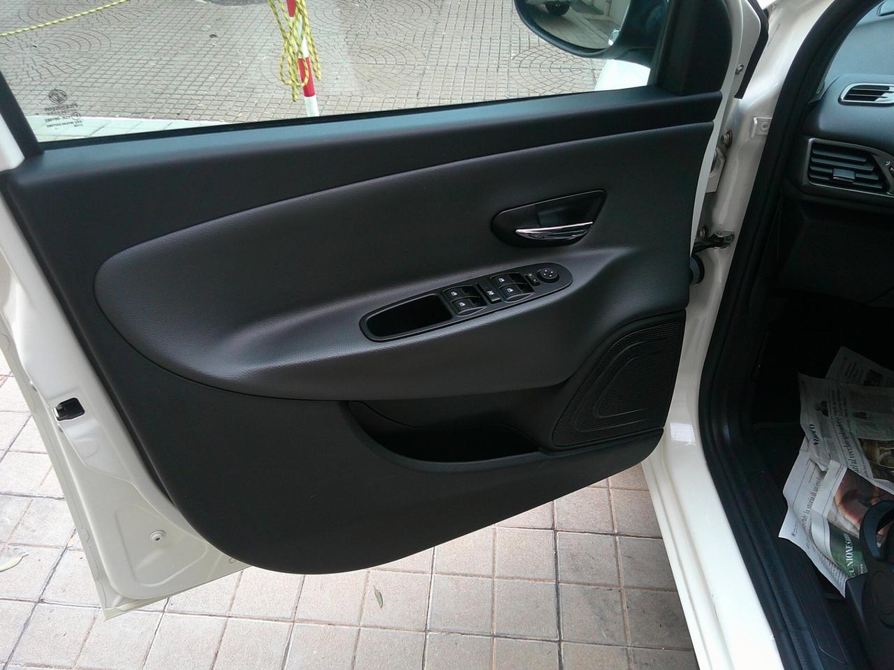 Lancia Ypsilon 1.3 MJT 16V 95 CV 5 porte S&S Gold