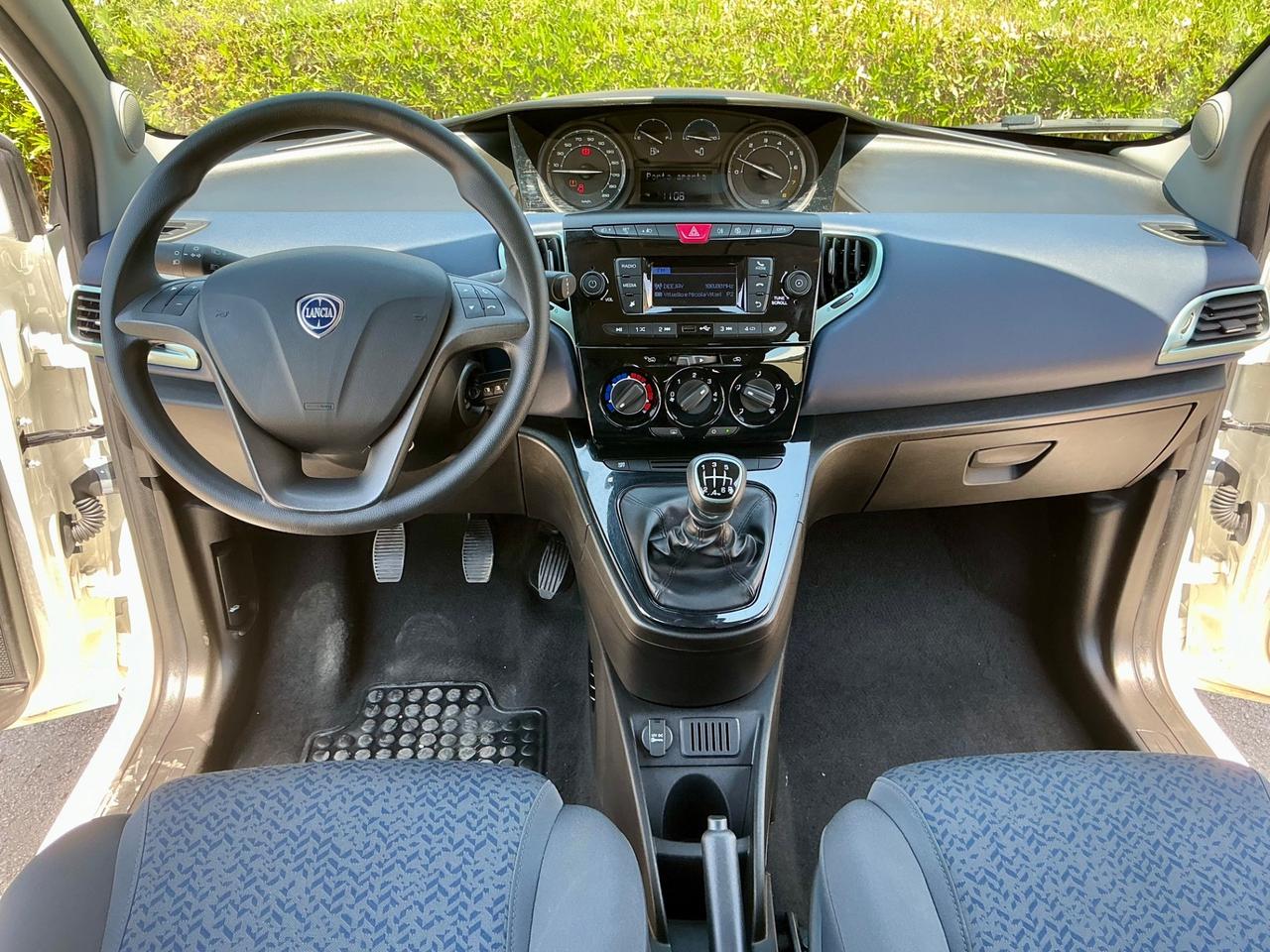 Lancia Ypsilon 1.0 70Cv FireFly Hybrid Gold 5 Posti