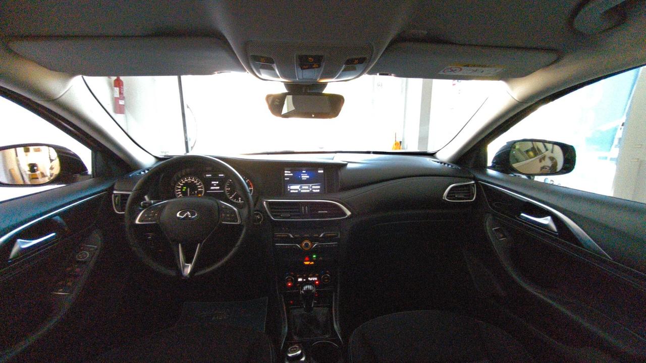 Infiniti Q30 1.5 diesel Business Executive