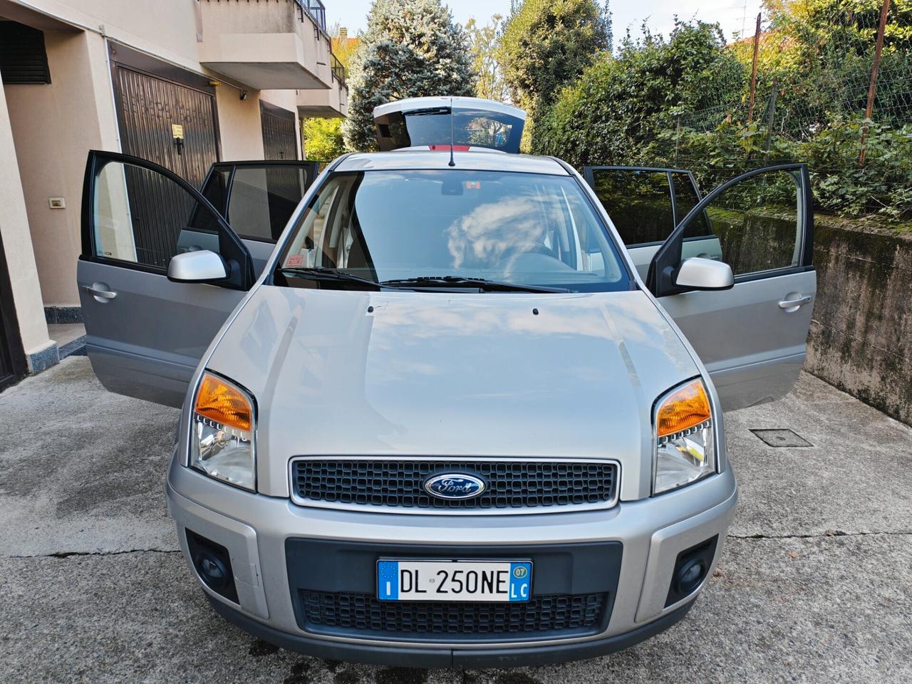 Ford Fusion 1.6 BENZINA 100cv / 74.000km / Unipro