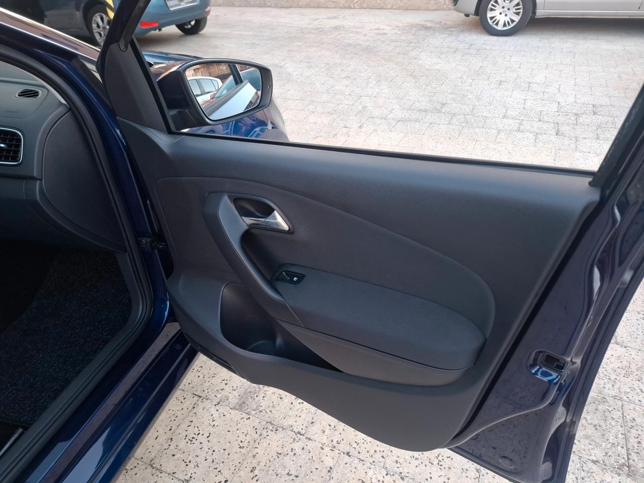 Volkswagen Polo - 1.6 TDI / Cambio automatico /