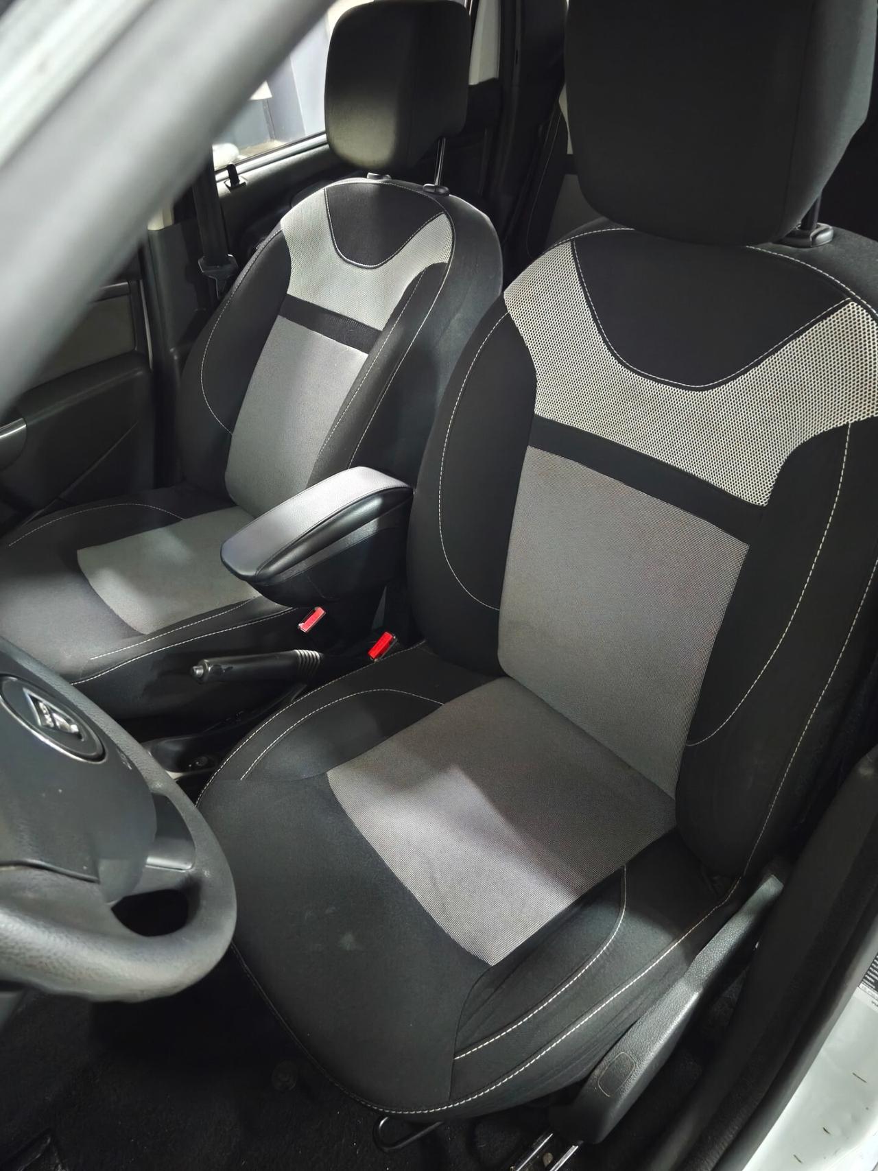 Dacia Duster 1.6,4x2 Serie Limitata Urban Explorer