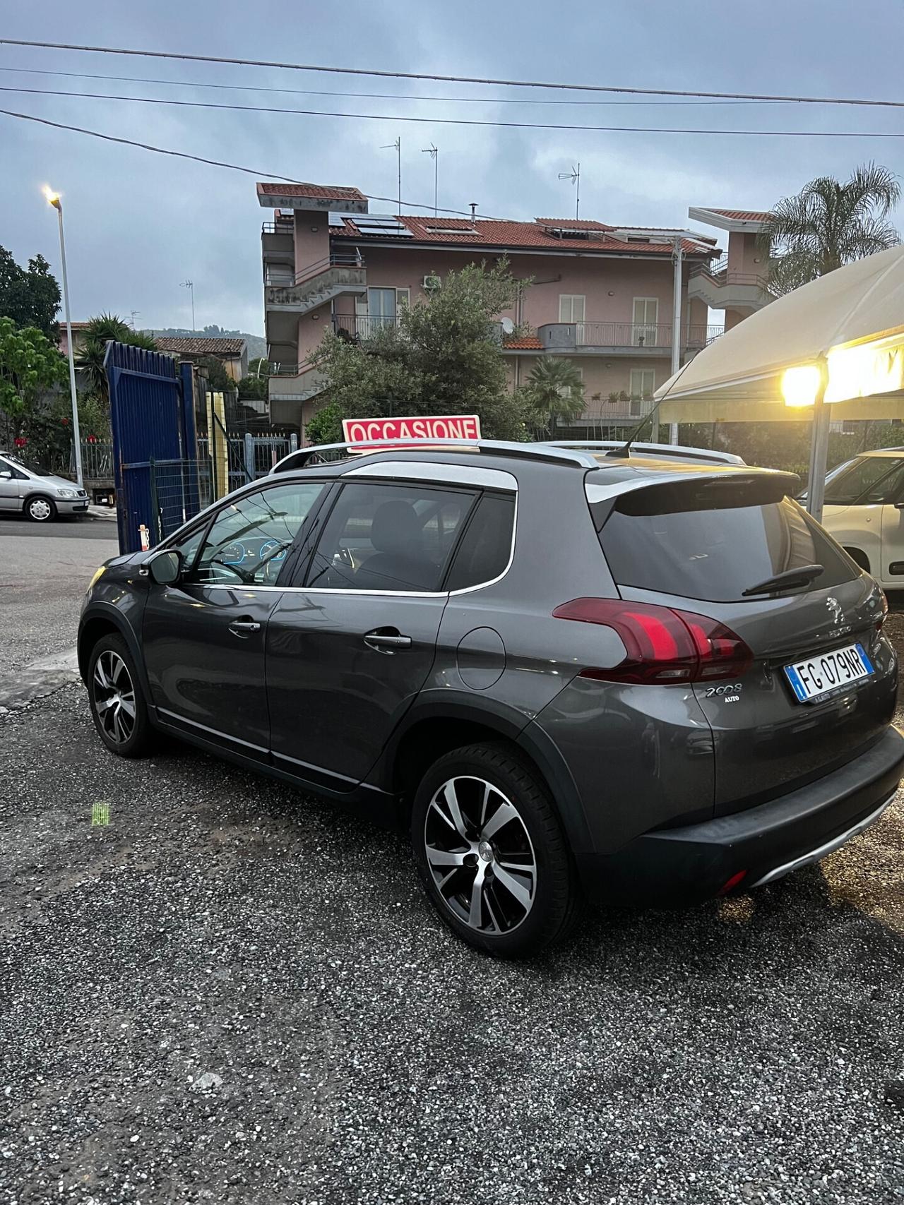 Peugeot 2008 BlueHDi 100 GT Line neopatentati