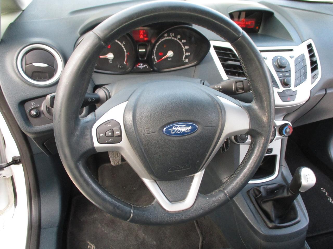 Ford Fiesta 1.2 82 CV 5 porte Titanium 2012