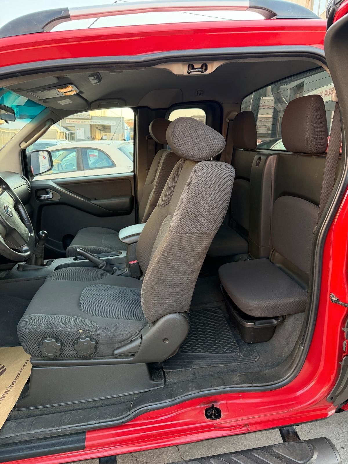 Nissan Navara 2.5 dCi LE