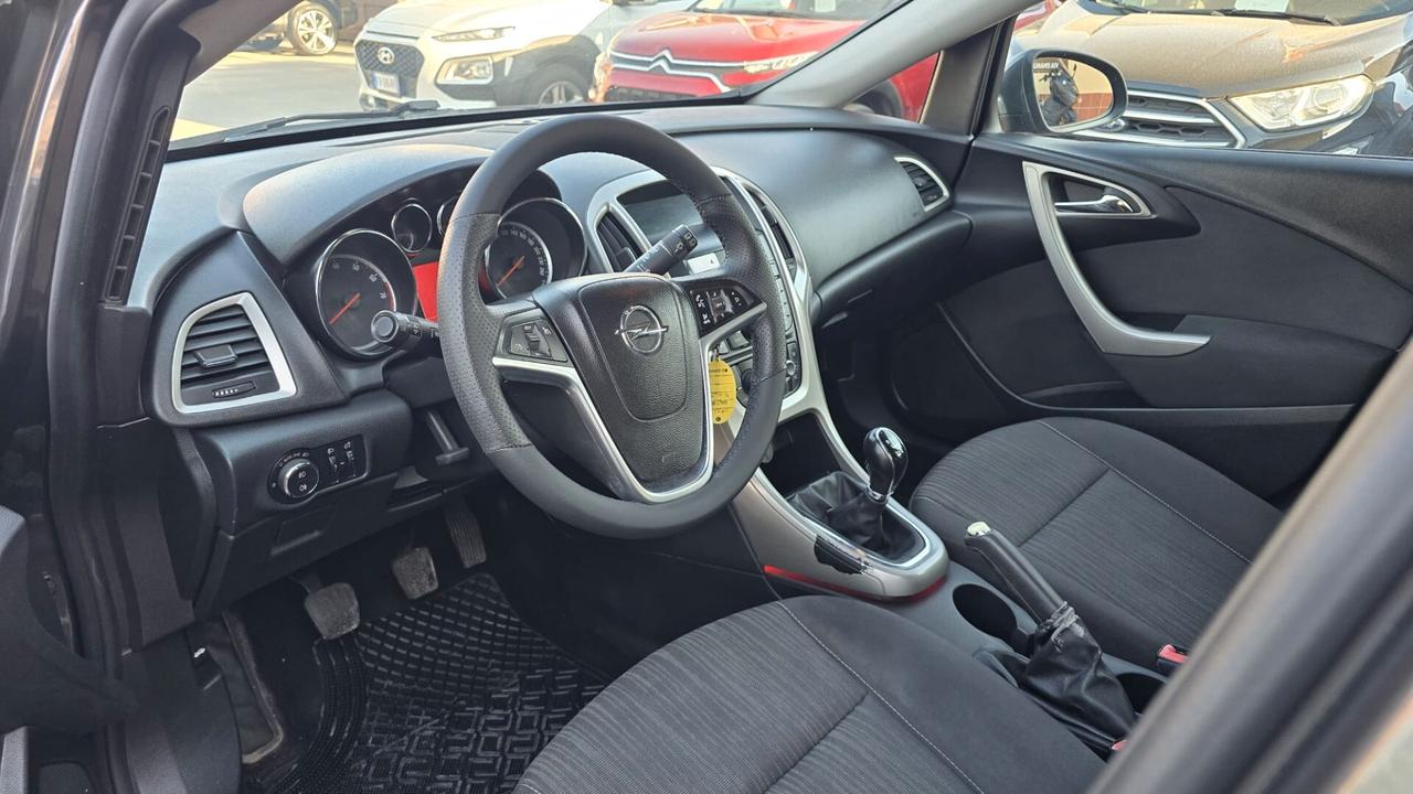 Opel Astra 1.4 100CV 5 porte Cosmo
