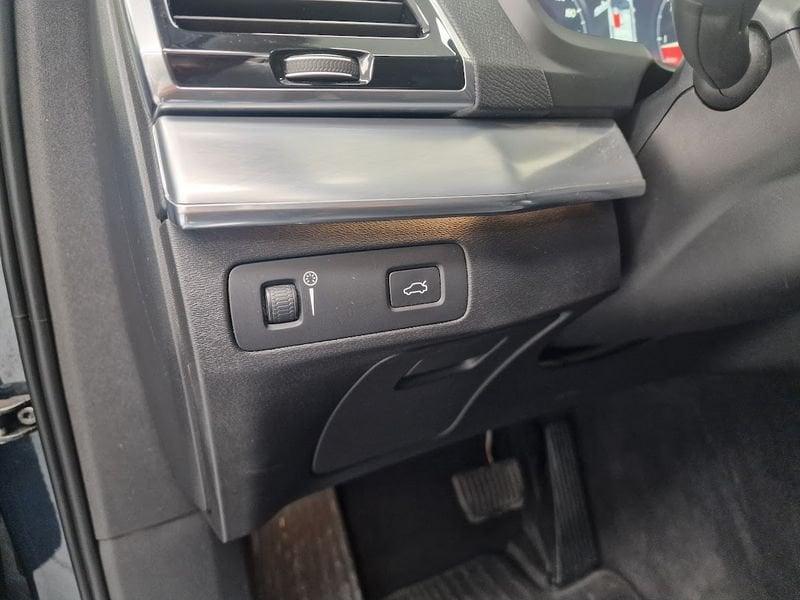 Volvo XC90 D5 AWD Geartronic 7 posti Momentum Euro 6 D-Temp