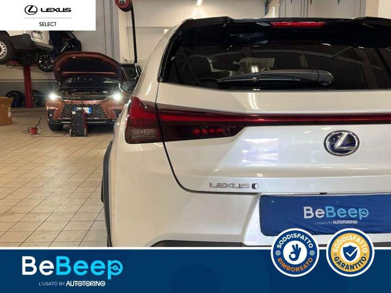 Lexus UX 2.0 PREMIUM 4WD CVT