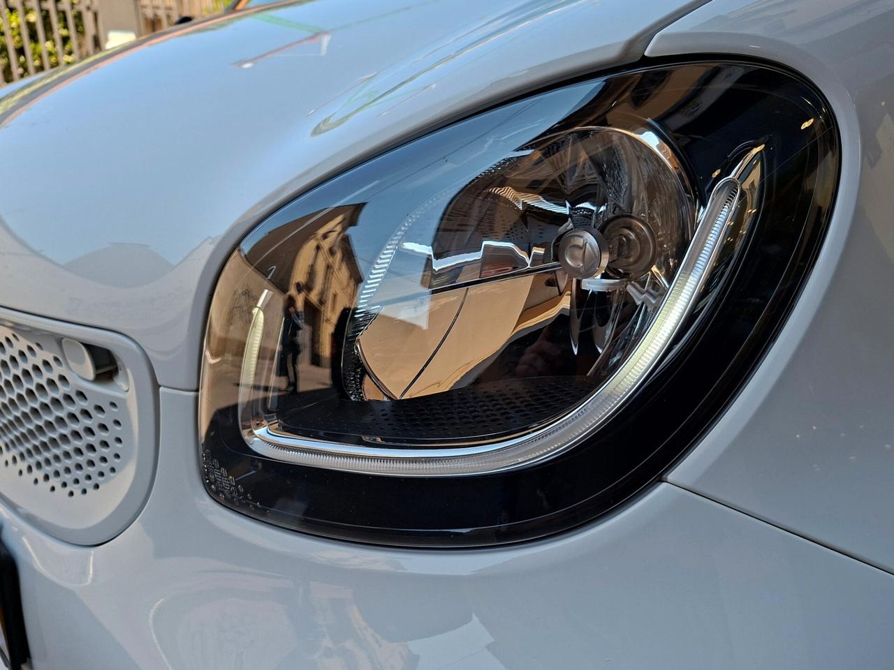 Smart ForTwo 90 0.9 T twinamic cabrio Passion Capote Rossa