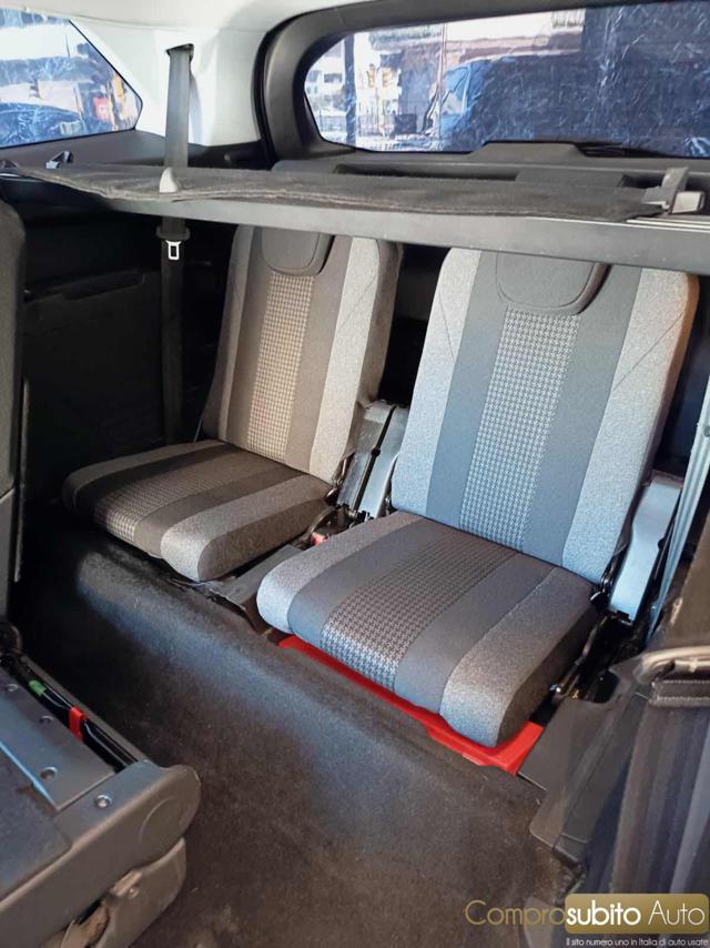 PEUGEOT 5008 BlueHDi 130 S&S EAT8 Allure