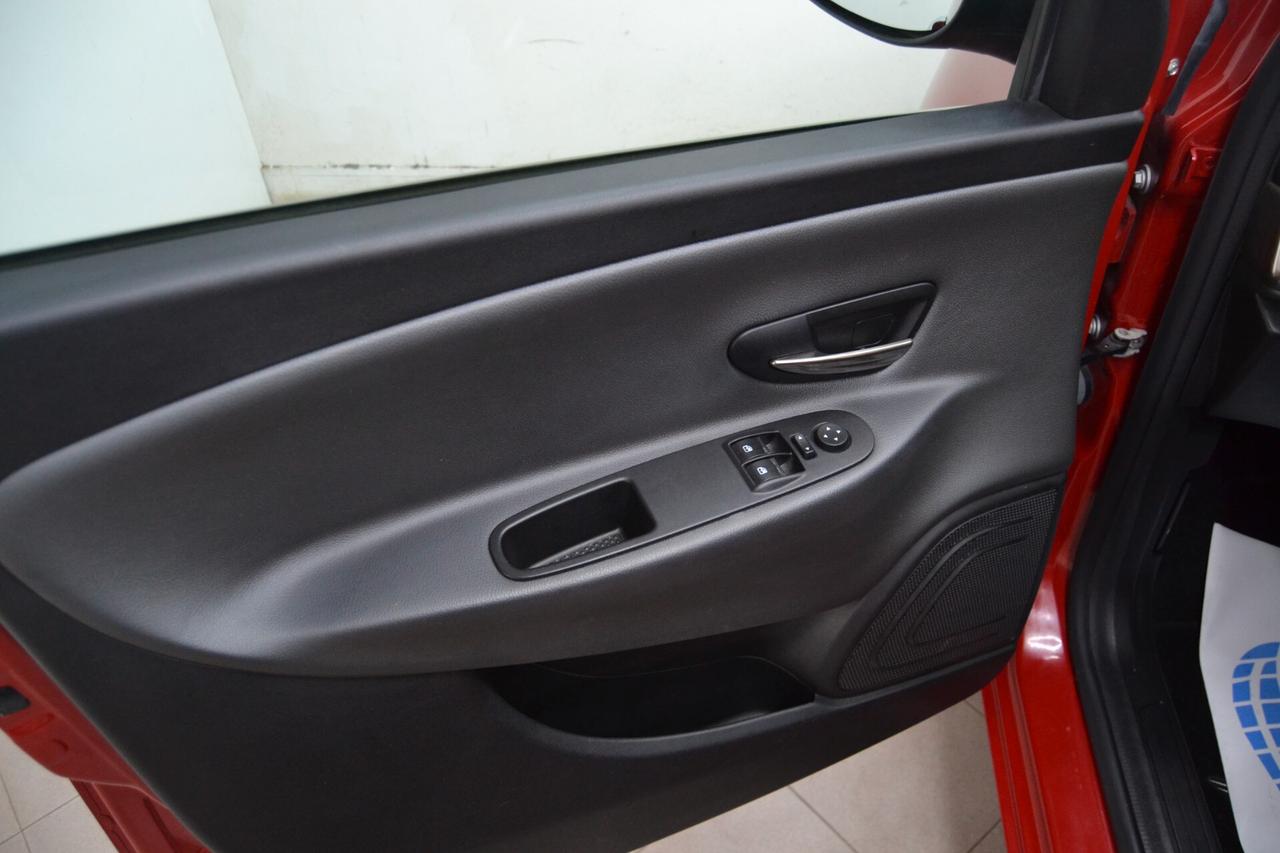 Lancia Ypsilon 0.9 TwinAir 85 CV 5 porte Metano Ecochic Elle