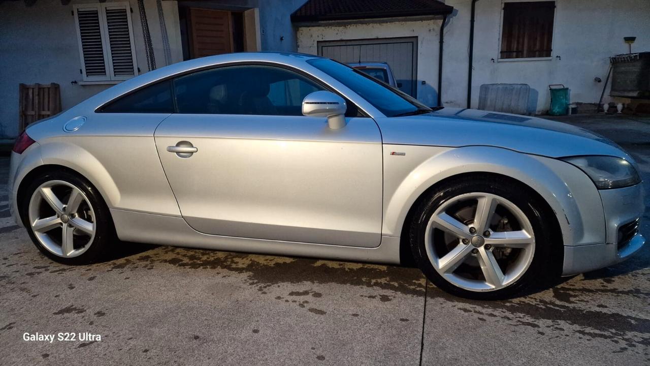 Audi TT Coupé 2.0 TDI quattro Advanced plus