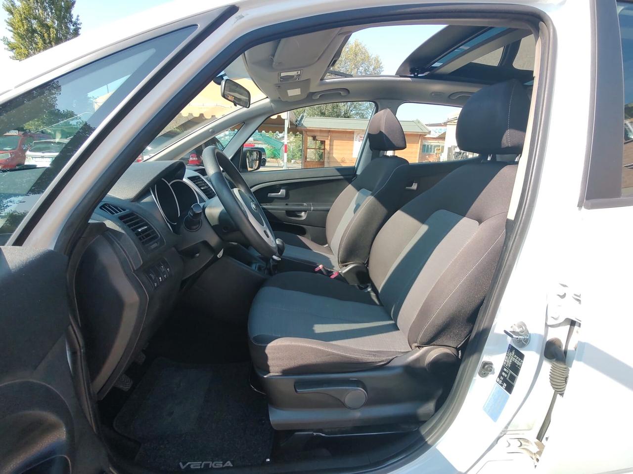 Kia Venga 1.4 CVVT Active, TETTO APRIBILE E FULL PANORAMICO, GARANZIA L.12 MESI