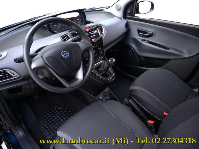 LANCIA Ypsilon 1.2 69 CV 5 porte Silver OK Neopatentati