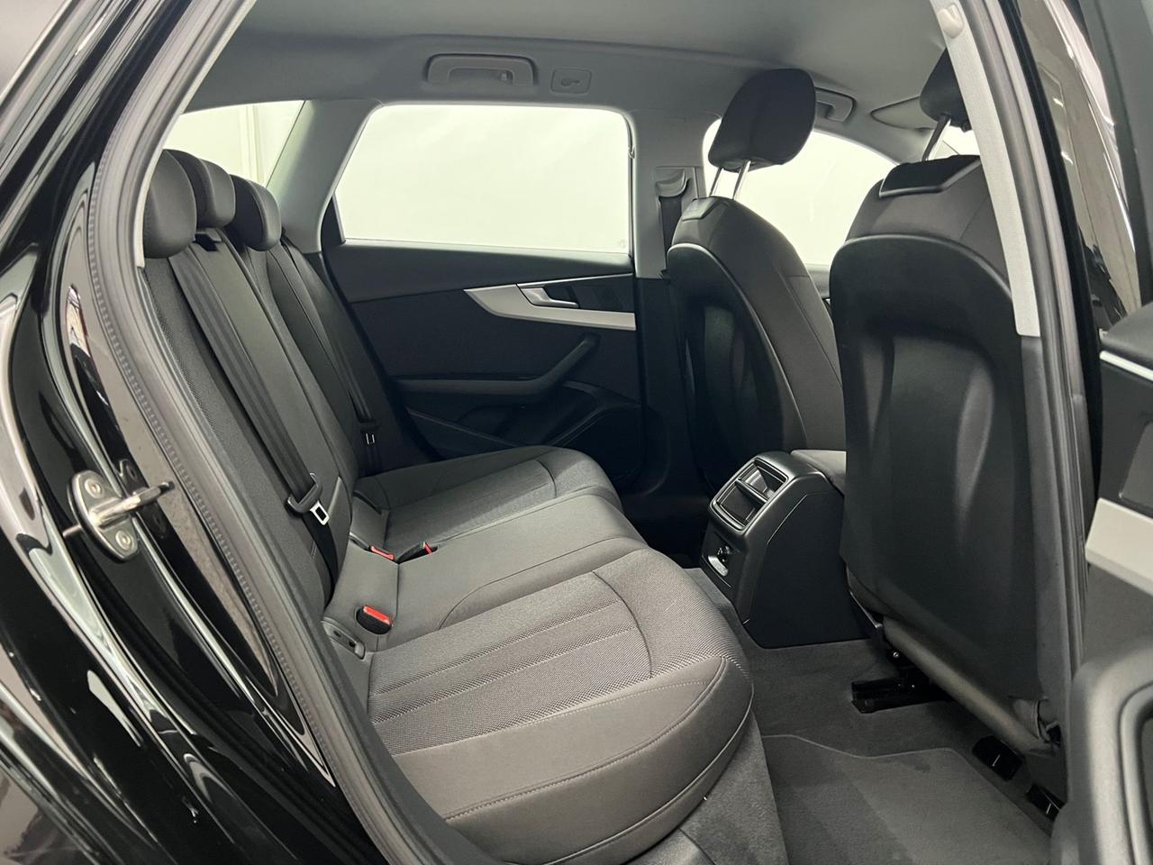 AUDI A4 V 2019 Avant A4 Avant 40 2.0 tdi mhev Business 204cv s-tronic