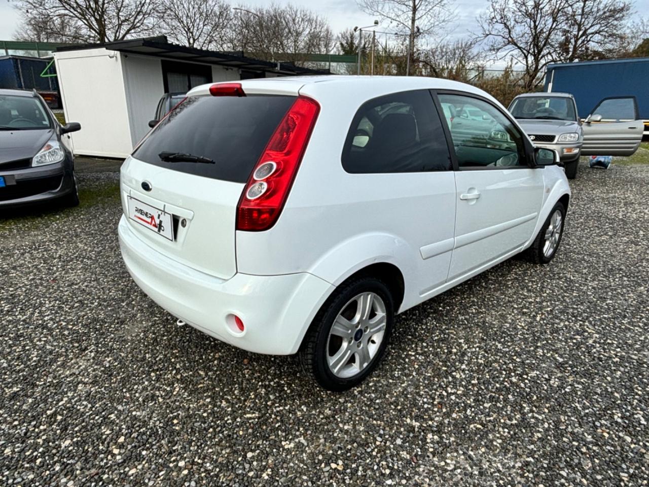 Ford Fiesta 1.2 16V 3p. Ghia