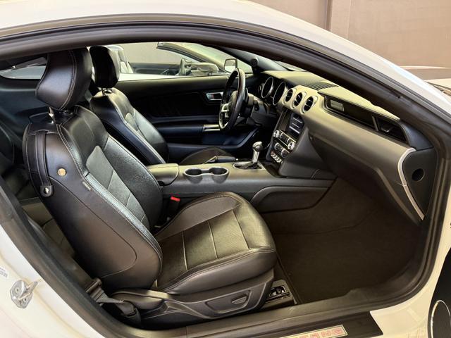 FORD Mustang Fastback 5.0 V8 aut. GT