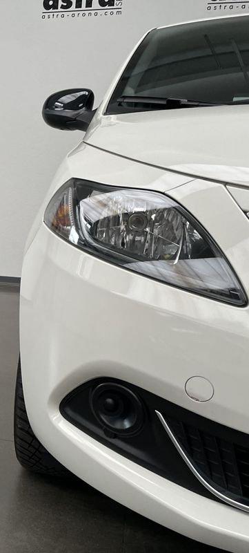 Lancia Ypsilon 1.0 FireFly 5 porte S&S Hybrid Silver