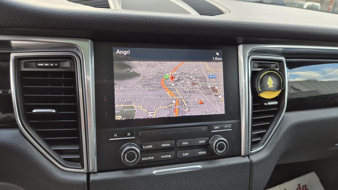 Porsche Macan s