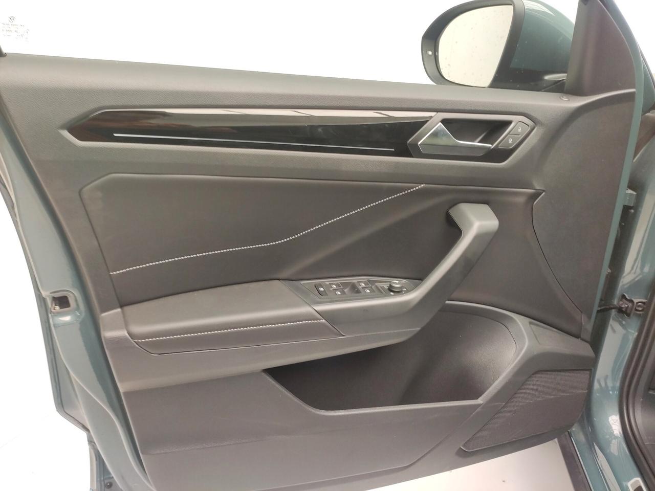 Volkswagen T-Roc 1.5 TSI ACT DSG R-Line