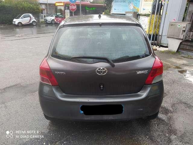 Toyota Yaris Yaris II 5p 1.0