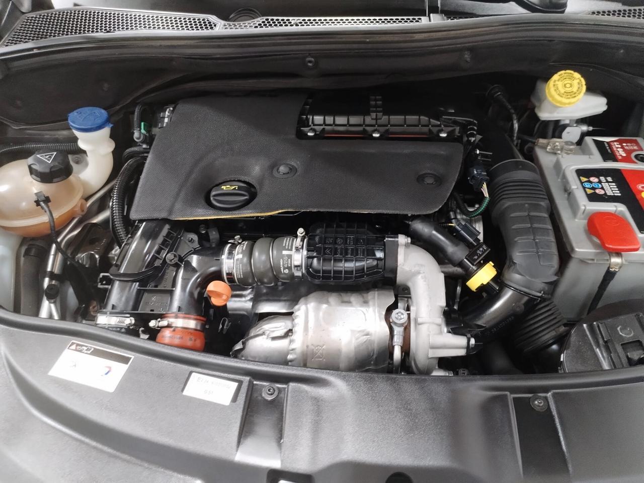 Peugeot 2008 BlueHDi 100 Allure