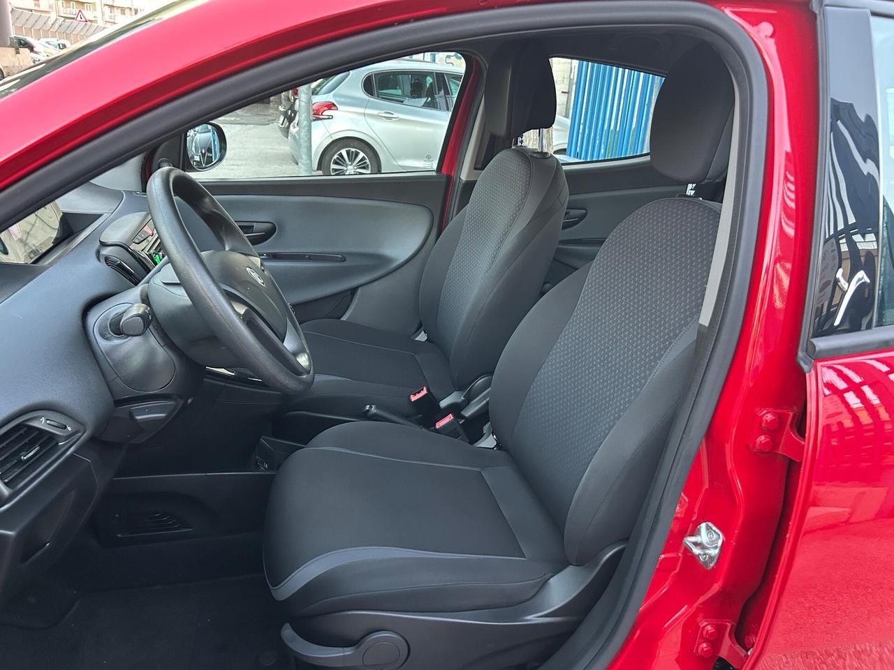 Lancia Ypsilon 1.2 benzina 69 cv 2016 54.000 km