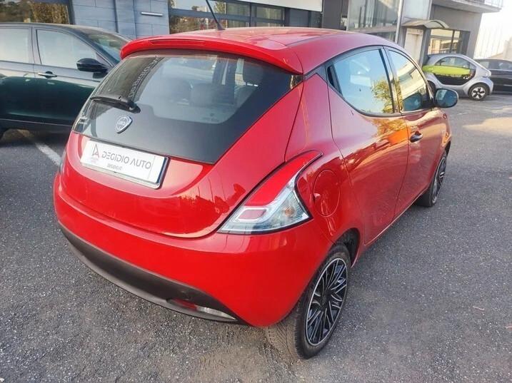 Lancia Ypsilon 1.2 69 CV 5 porte GPL Ecochic Elefantino Blu