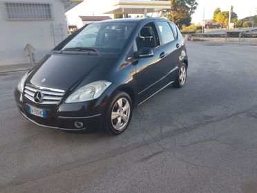 Mercedes-benz A 150 BlueEFFICIENCY Coupé Avantgarde