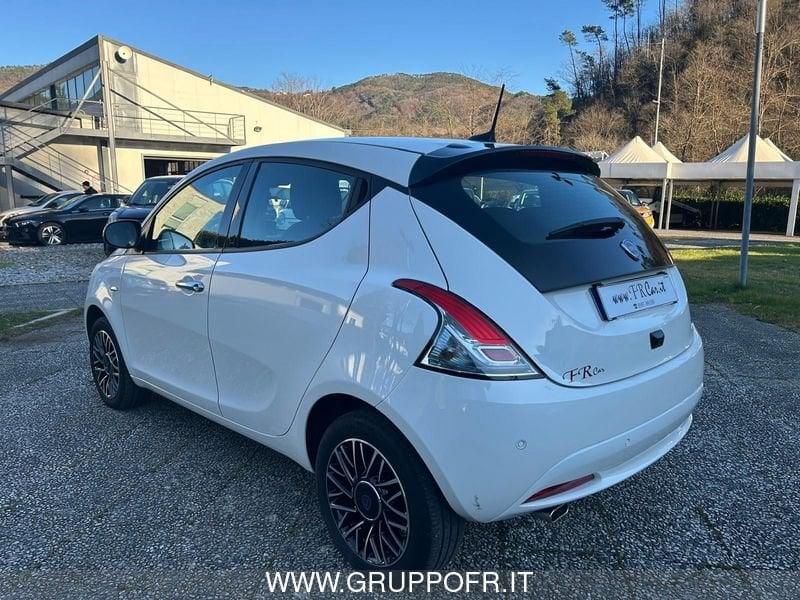Lancia Ypsilon 1.0 FireFly 5 porte S&S Hybrid Platino