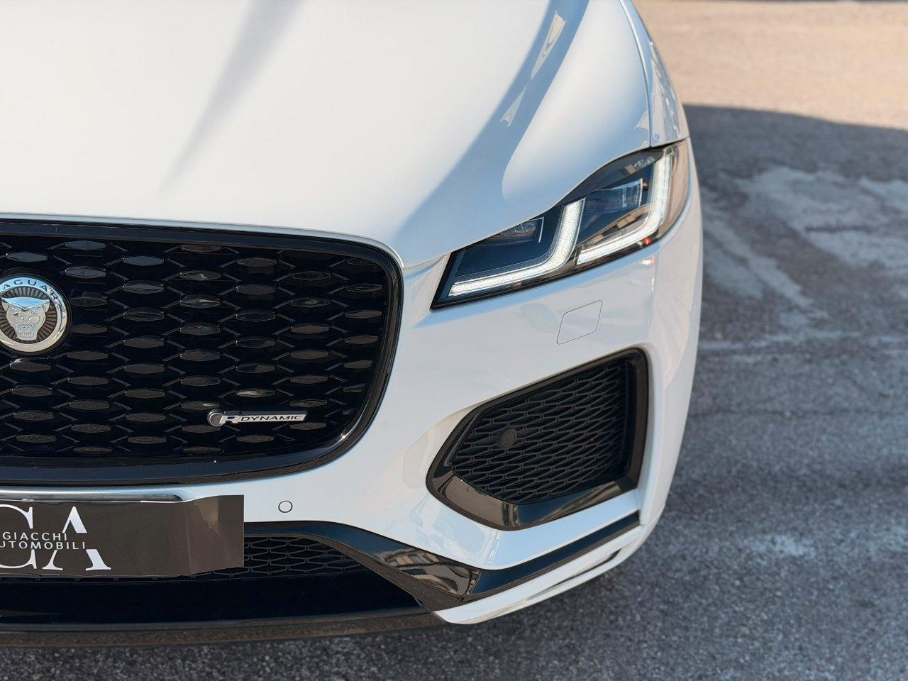 Jaguar F-Pace 2.0d i4 mhev R-Dynamic SE awd 204cv auto