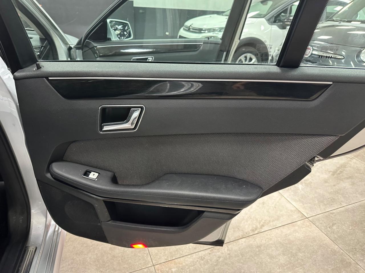 Mercedes-benz E 250 CDI Avantgarde AUTOM 2009