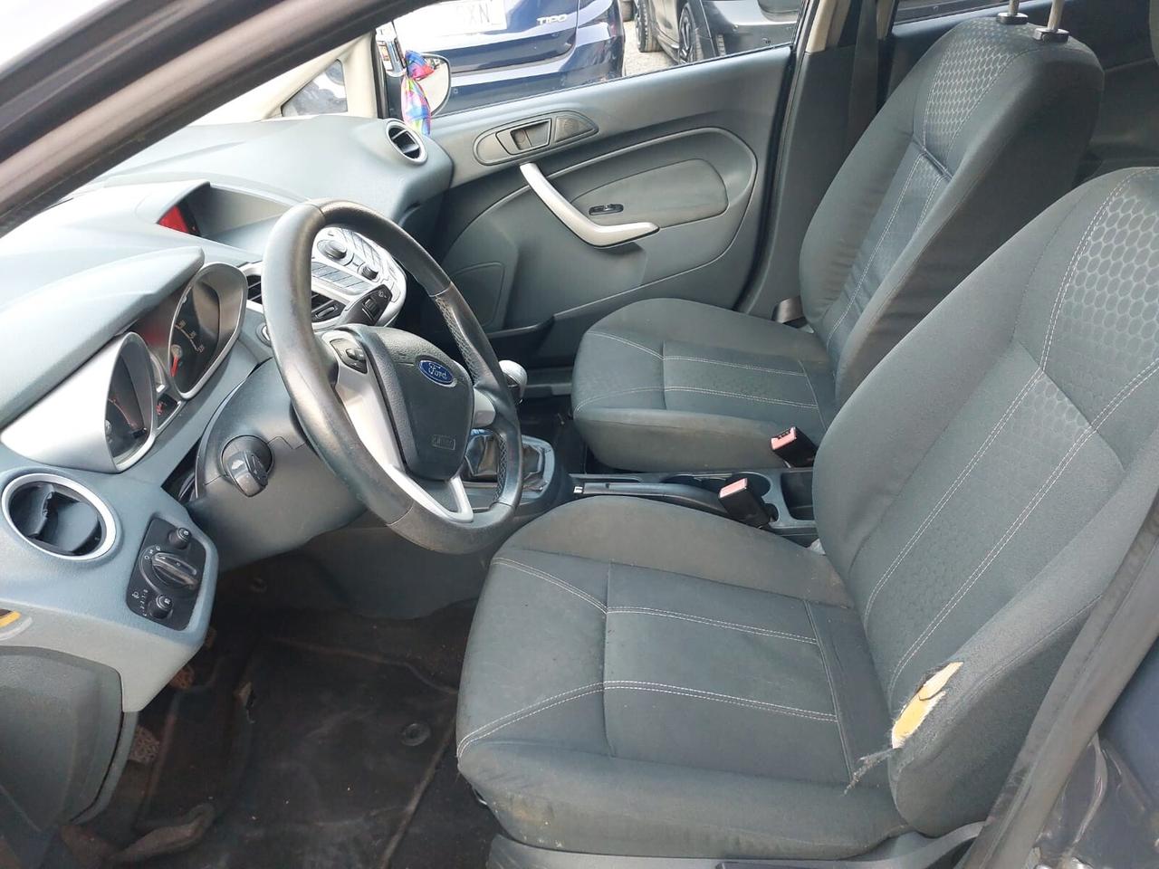 Ford Fiesta 1.4 TDCi 5p. Titanium OK NEOPATENTATI
