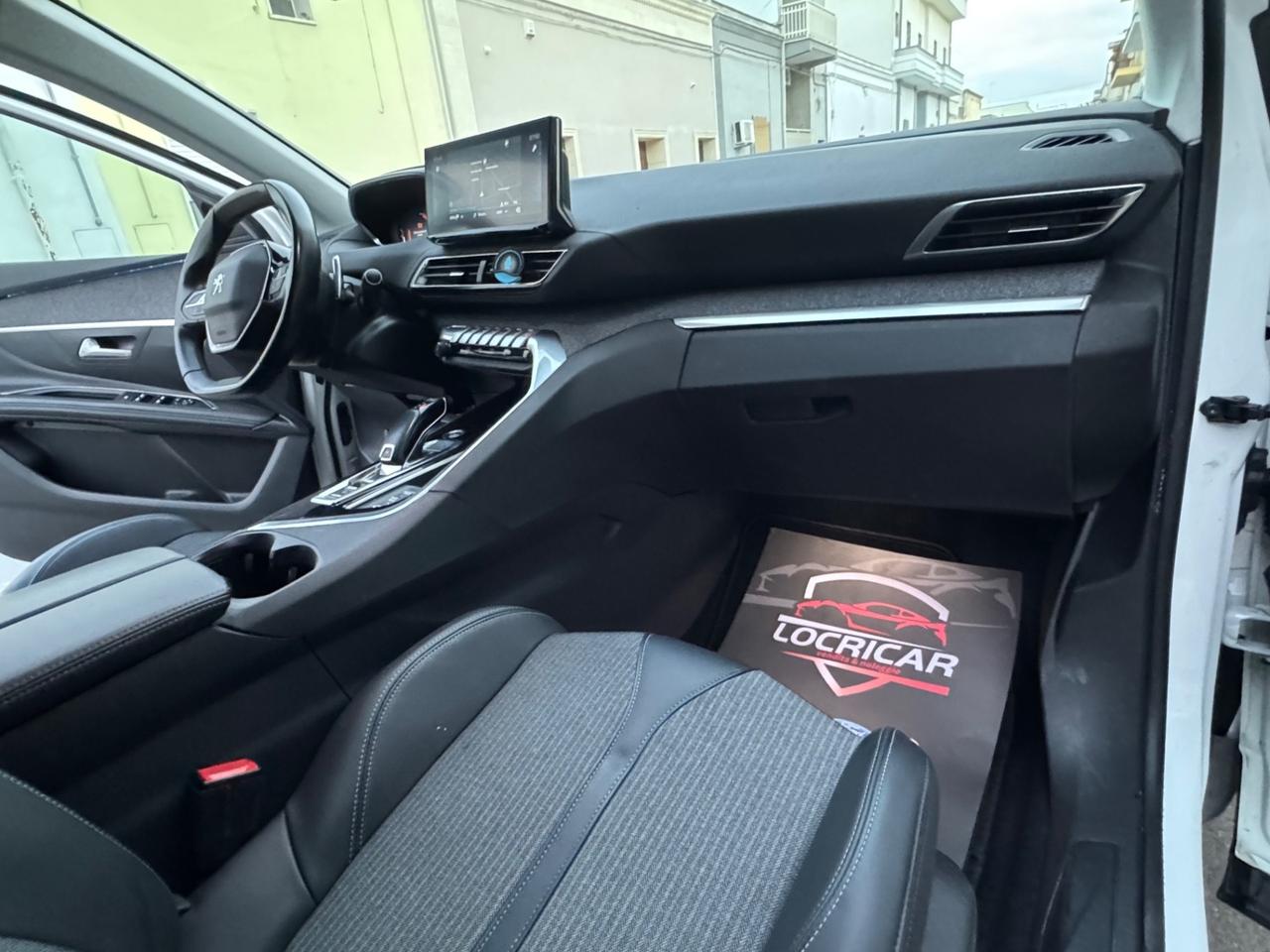 Peugeot 3008 BlueHDi 130 EAT8 Allure Pack