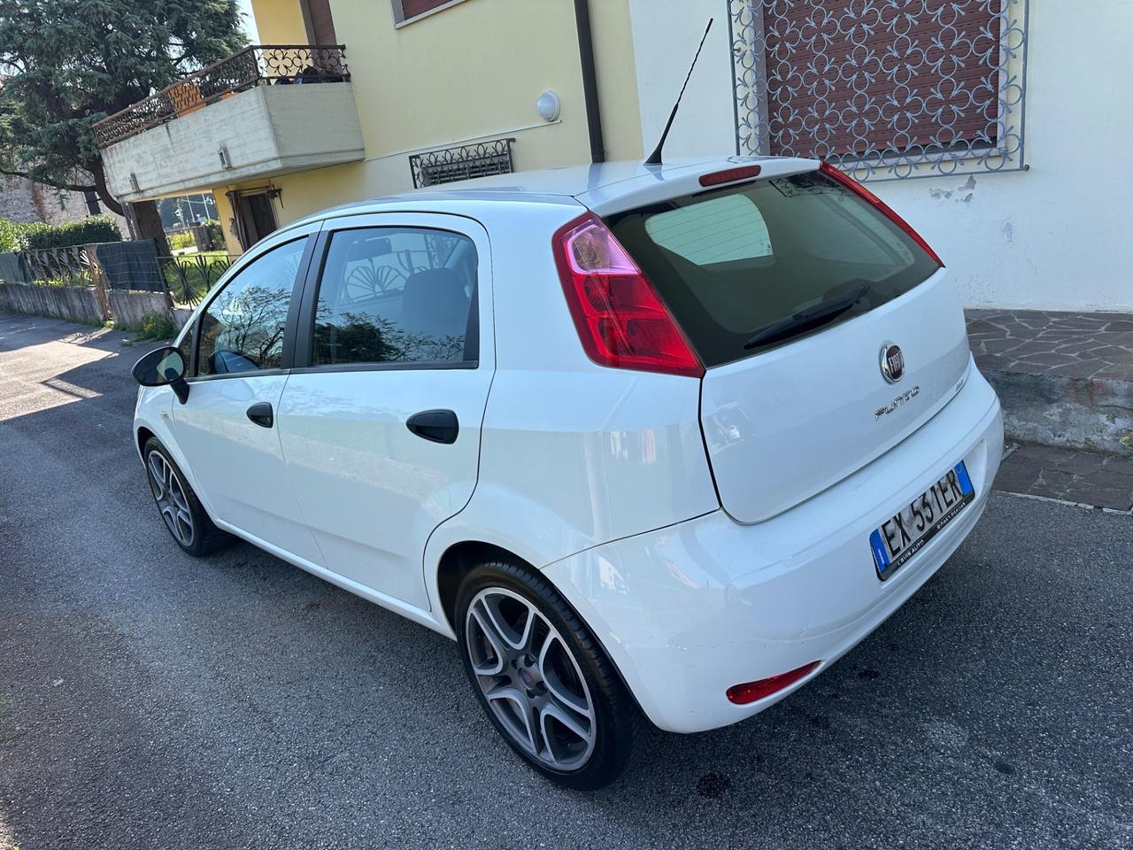 Fiat Punto 1.3 MJT II 75 CV 5 porte Street