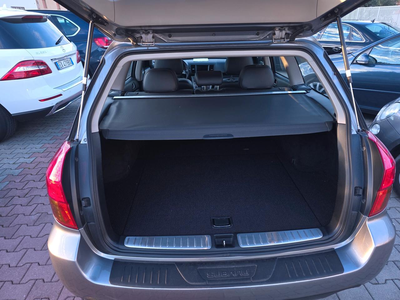 Subaru OUTBACK 3.0R 24V AT ZN