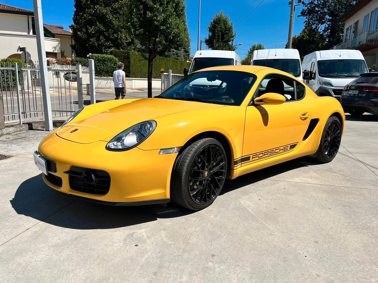 Porsche Cayman 2.7