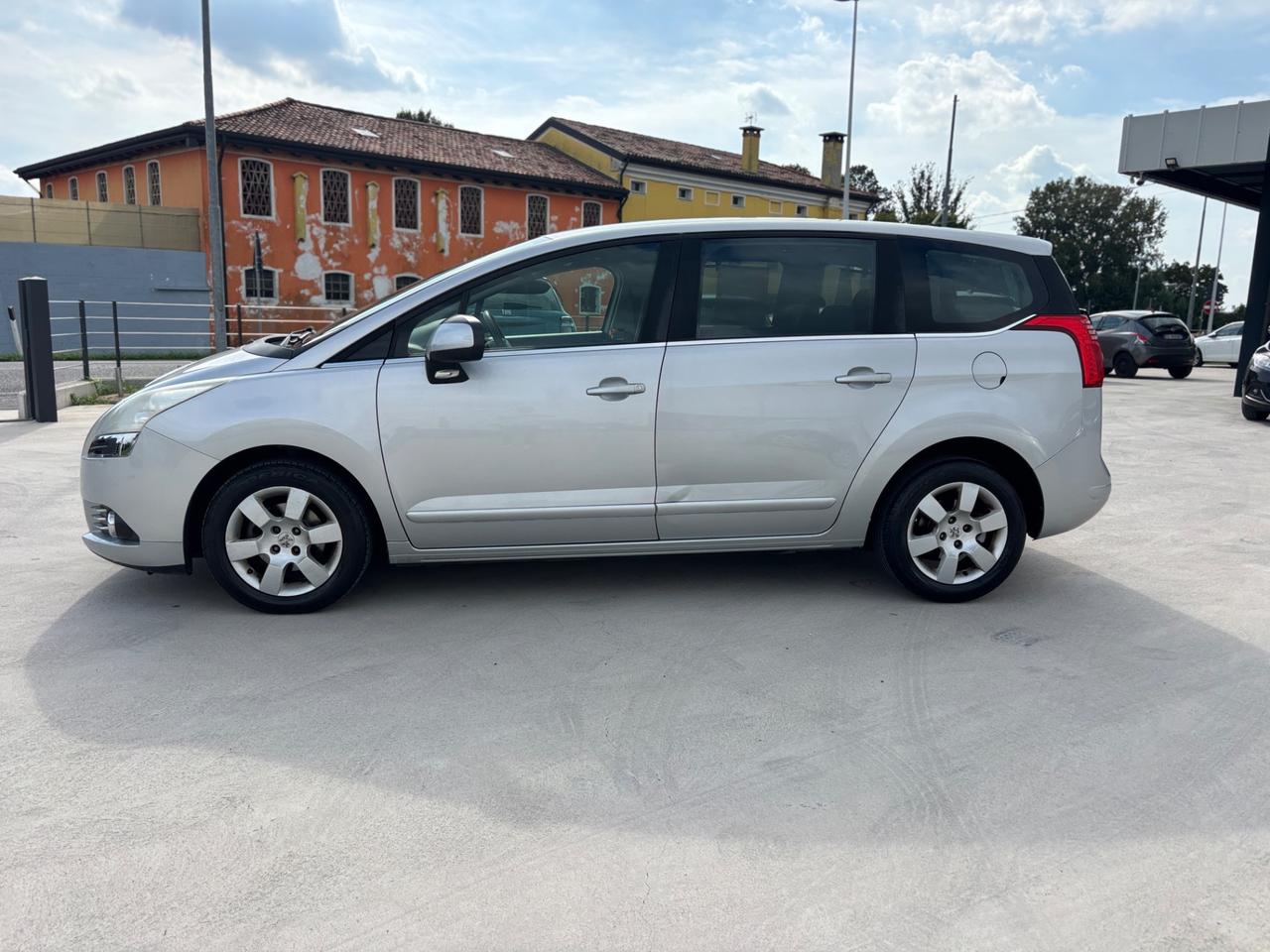 Peugeot 5008 1.6 HDi 112CV Access