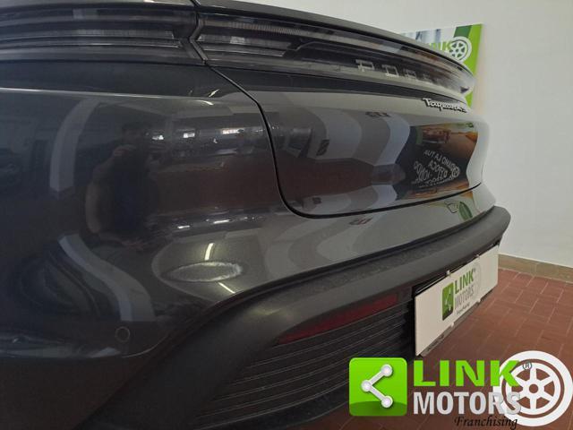 PORSCHE Taycan 4S Performance