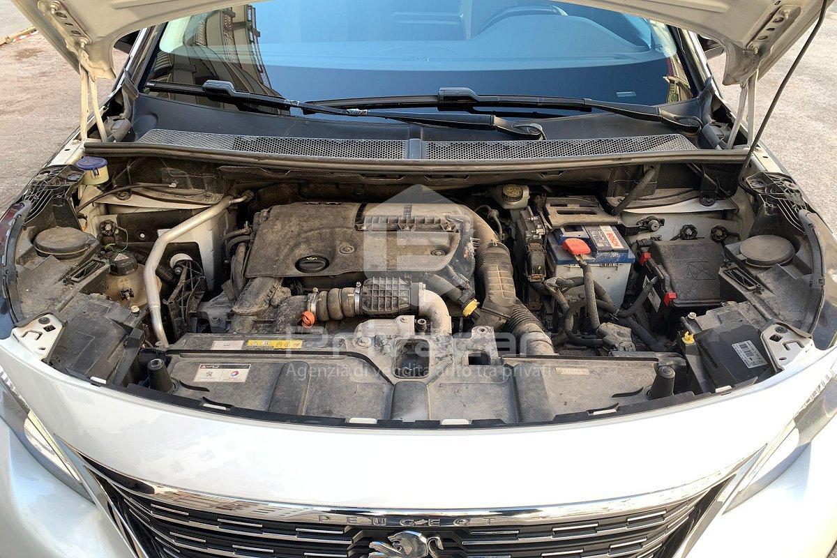 PEUGEOT 5008 BlueHDi 120 S&S Business