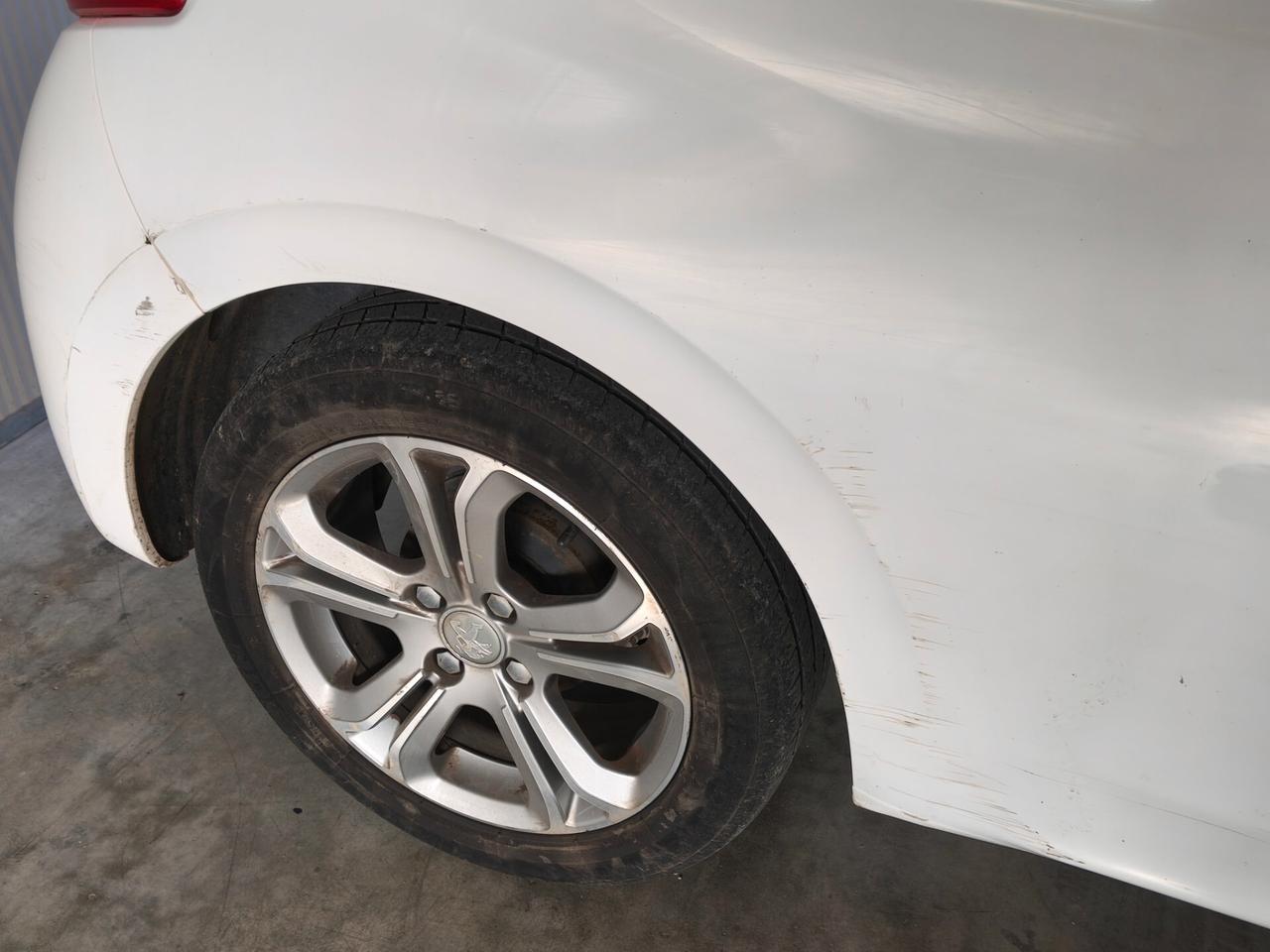 Peugeot 208 1.4 HDi 68 CV Allure