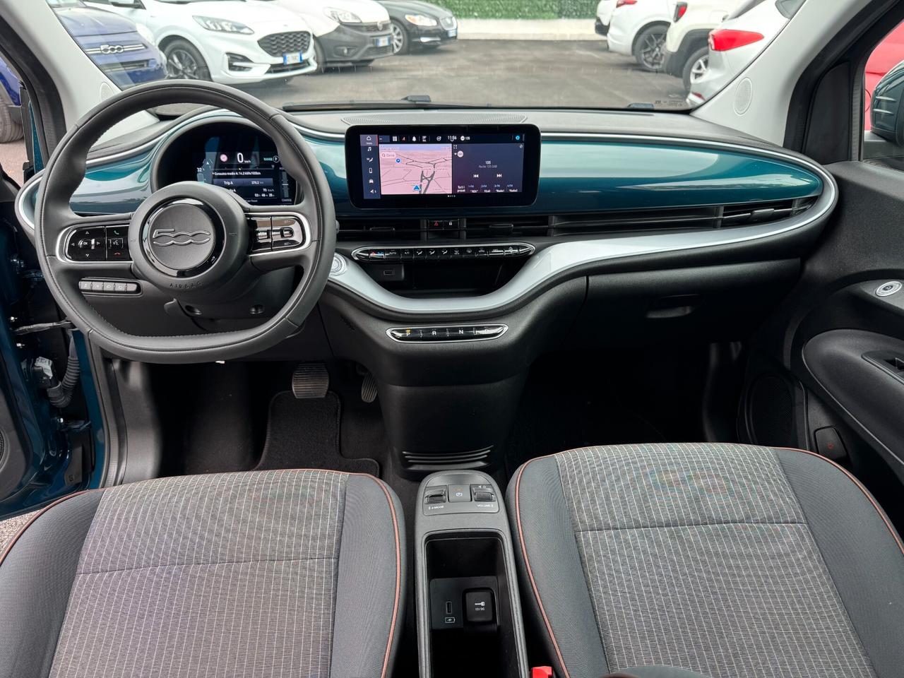 Fiat 500 500e Berlina 42 kWh La Prima