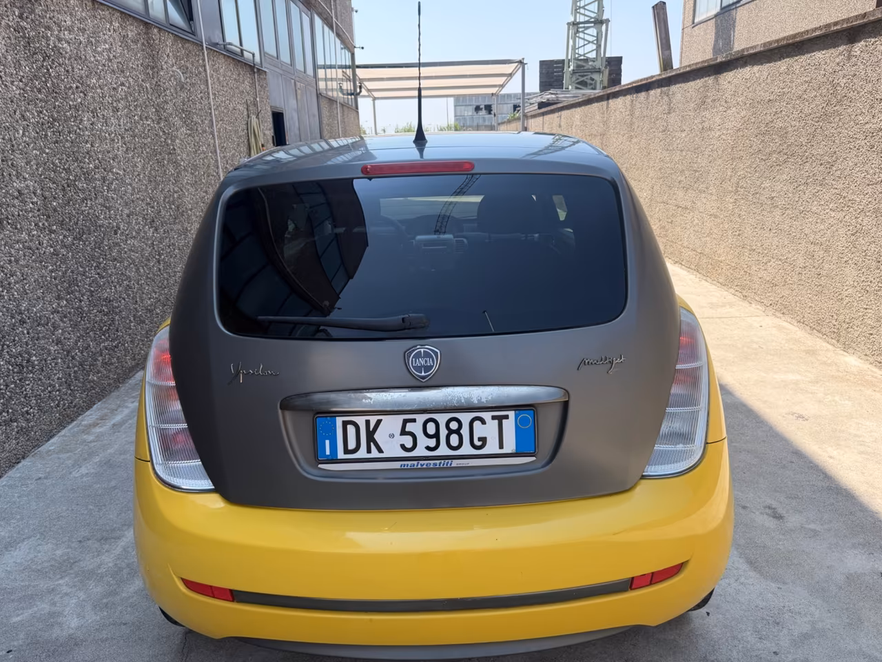 LANCIA YPSILON 1.3MTJ MOMO-DISING BICOLORE