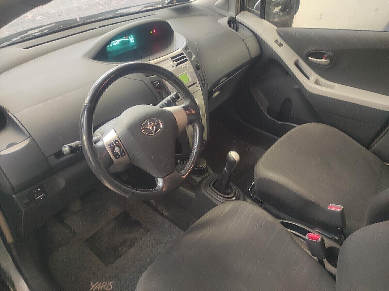 Toyota Yaris 1.0 5 porte Sol