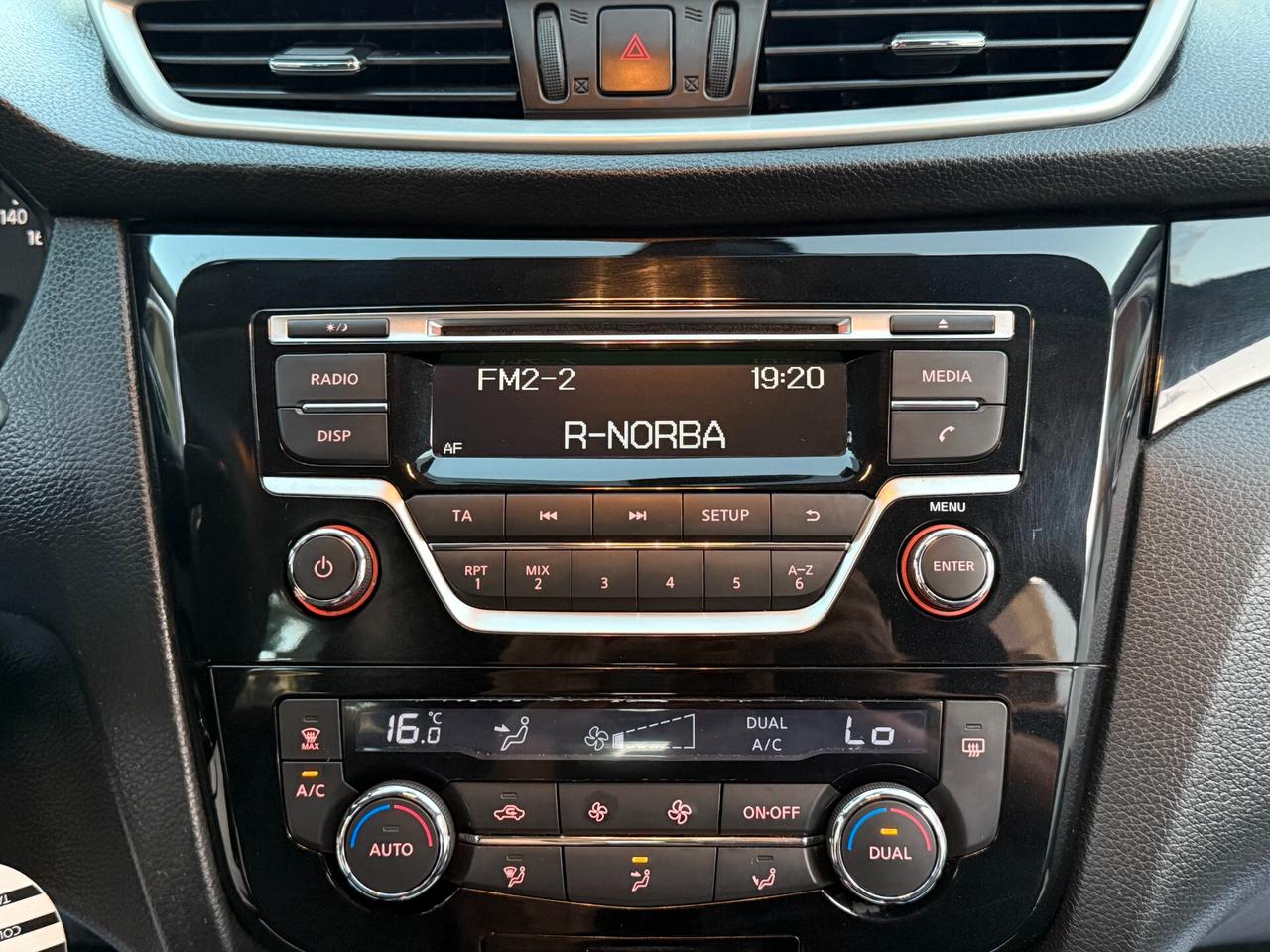 Nissan Qashqai 1.5 dCi Tekna *BIANCO PERLA - 2015