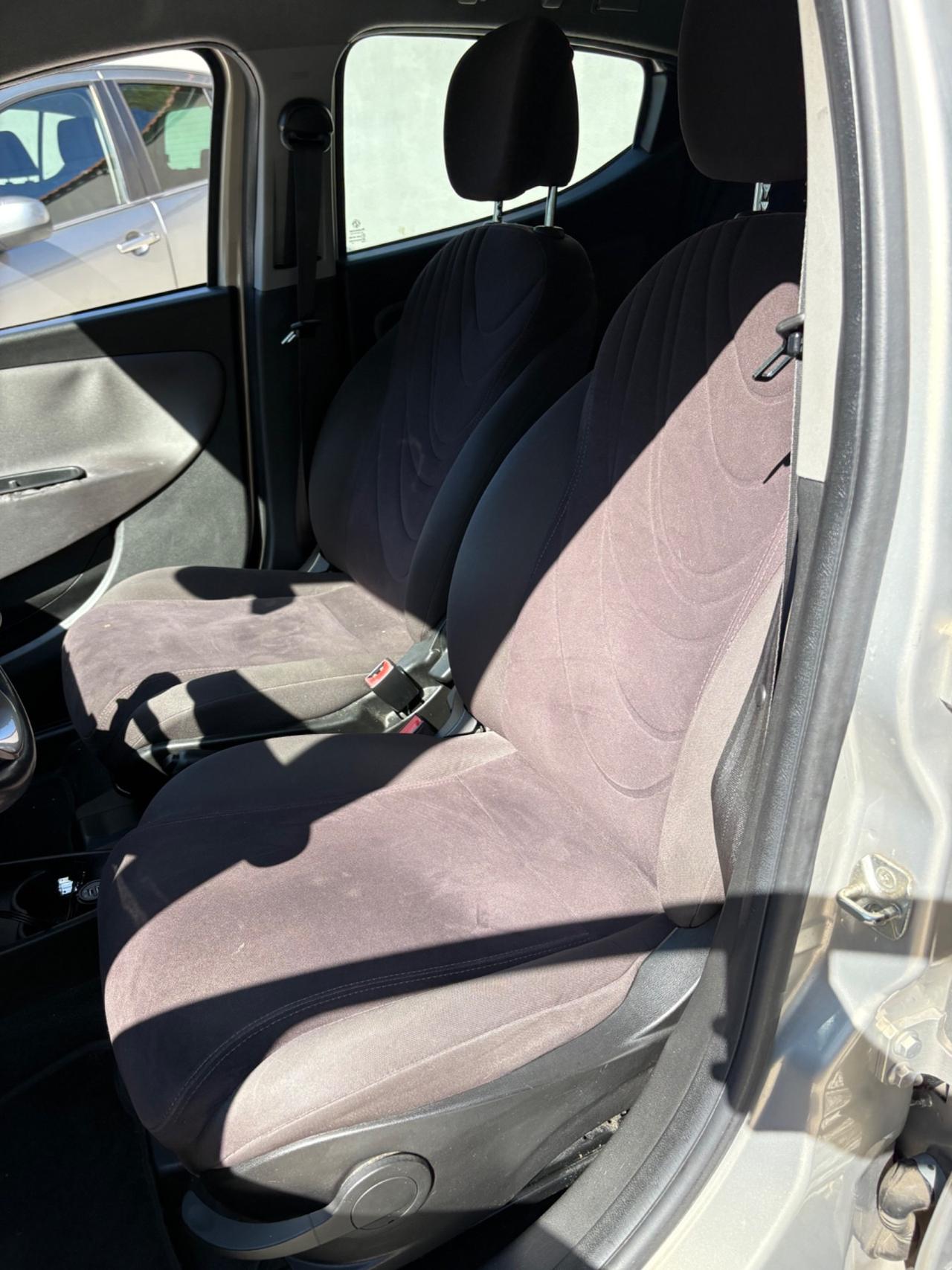 Lancia Ypsilon 1.2 69 CV 5 porte Gold