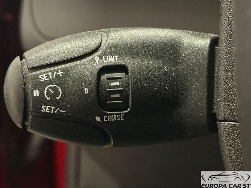 Peugeot 208 Touch PureTech 82cv