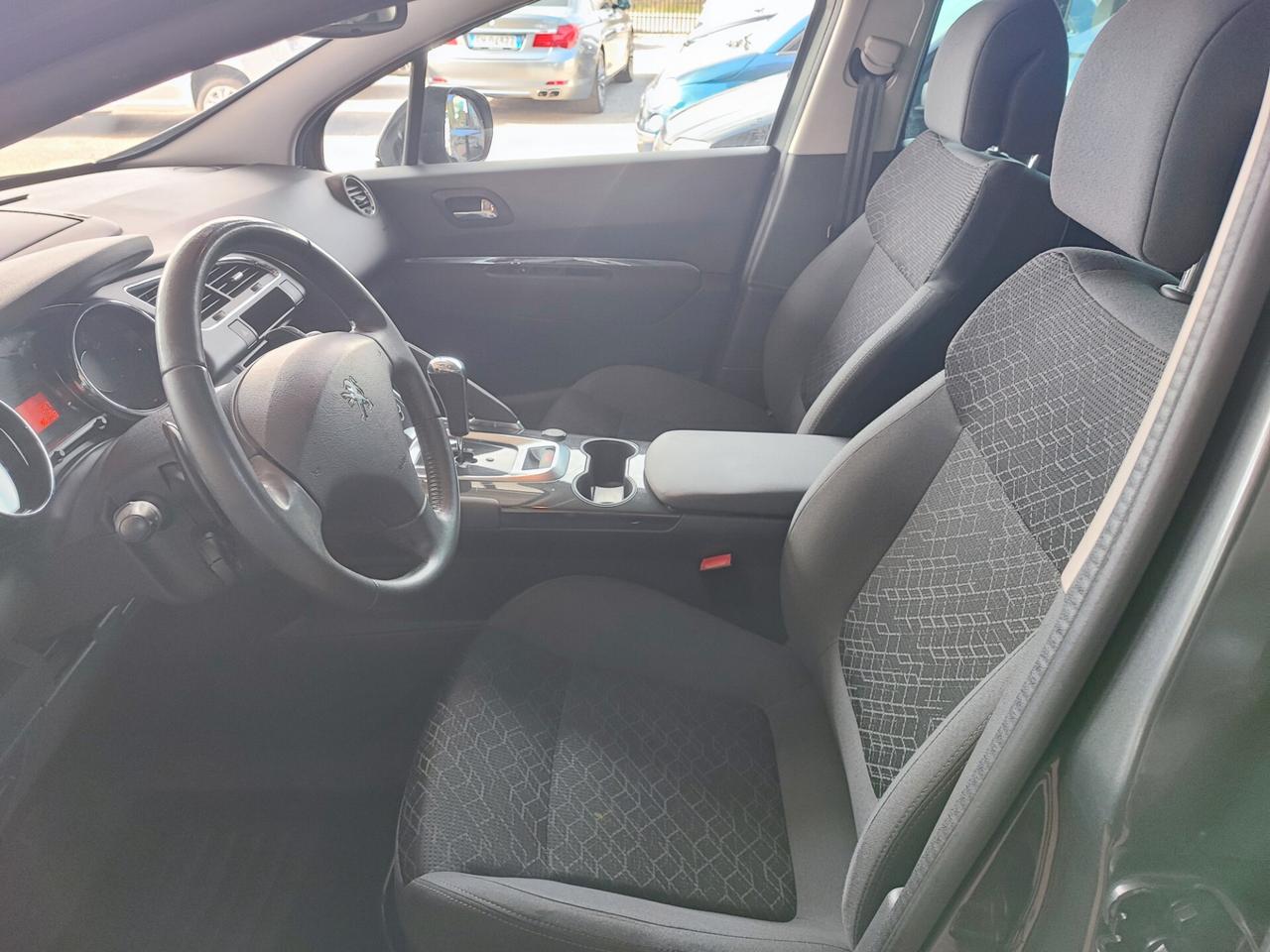 Peugeot 3008 1.6 HDi 115CV Business